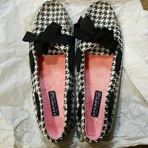 Houndstooth sperrys